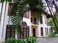 Tree Breeze Inn - B&B