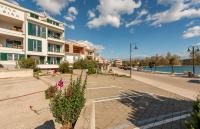 Beachfront Apartments Villa Šiša - Ferienwohnung Primošten