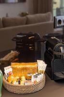 Tinian Sunset Suite - Bed and Breakfast Ystérnia