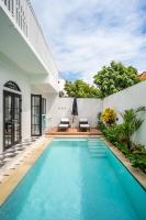 Villa Sueca Sanur's 3BR Villa with Pool, Tropical Oasis - Chambres d’hôtes Kelurahan Sanur