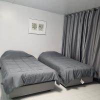 Popular Muang Thong Thani Condo, Building T9, Floor 8, Room 13 - Bed and Breakfast Pak Kret