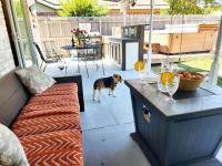 Family Retreat with Hot Tub, Piano, Games Room & Playhouse Medi Center Location - Chambres d'hôtes Amarillo