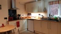 Private 2F Room - Shared Use of House - B&B Denbigh