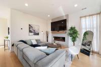 New 3Bed 3Bath Condo with Parking by United Center - B&B Chicago