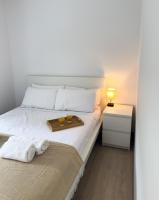 103 - Beachside Renovated 1BR apt w private garden - Ferienwohnung Cambrils