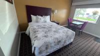 Kamer met Queensize Bed en Uitzicht op het Meer