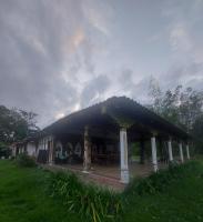 Grande y hermosa casa de tapia - B&B San Carlos