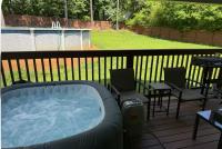 The Soak Haus Hot Tub Retreat 25 Min to ATL - Chambres d'hôtes Douglasville