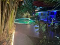 Tree House-2 Bedrooms & AC-2 Pools-jungle-Beach-WiFi-TV - Ferienwohnung Talamanca