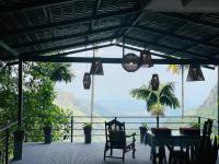 Double or Twin Room with Mountain View