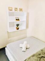 Close by landmarks and airport - B&B Manila