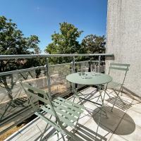T2 au calme, balcon et parking à 10 min du centre - B&B
