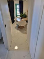 Appartamento con 1 Camera da Letto, Balcone e Vista Mare