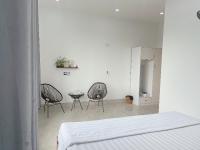 Queen Room with Garden View