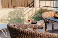 Sea View Retreat with Pool - Ferienwohnung Bar