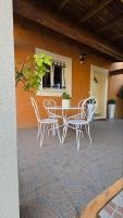 PROVENCE, MAISON SPACIEUSE et CONFORTABLE CLOSE TO SPIROU , WAVE ISLAND - B&B Monteux
