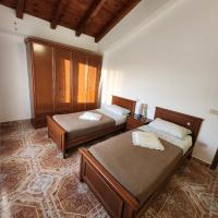 Habitación Triple con vistas a la montaña