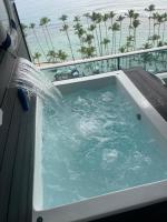 Beachfront Three Bedroom apt with Jacuzzi - Ferienwohnung Juan Pedro