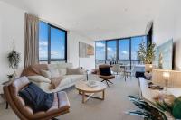 Avani Vista - Stylish Beachside Retreat with Pool - B&B Gold Coast