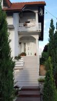 Appartamento con 2 Camere da Letto e Balcone