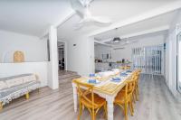 4BR Coastal Retreat With Pool - B&B Pialba