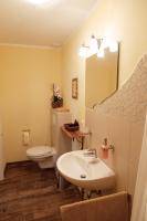 Apartment with Shower