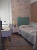 Basic Single Room with Shared Bathroom