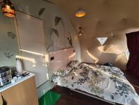 Deluxe Double Room (2 Adults + 1 Child)