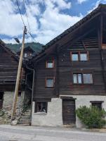 Cosy Wooden Home in the Swiss Alps - B&B Cavagnago