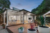 Sunlit Coastal Haven - 850m to Beach - B&B Rye