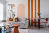 Made with love 1-BR Apt By Finikoudes Beach - B&B Larnaka