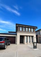 Aria Luxe - Modern, Spacious - Chambres d’hôtes Truganina