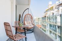 Beach Daze 1-BR Apt By Finikoudes Beach - B&B Larnaka