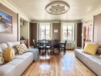 The Royal d'Antan 8 people Parking - B&B Québec