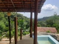 Bungalow with Garden View