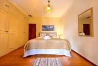 Camera Matrimoniale con Servizi Igienici in Comune