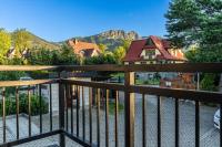 Giewont View Apartamenty z widokiem Seven & Sauna - Grunwaldzka Krupówki Centrum by RentiloPL - Chambres d’hôtes Zakopane