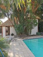 The Thatched Cottage - B&B Benoni