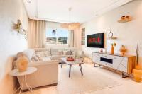 Chique & Stylish 2BR Apartment - Tanger Malabata - Fast WiFi - B&B Tangeri