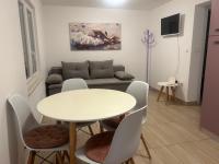 Apartments L&A - Bed and Breakfast Biograd na Moru