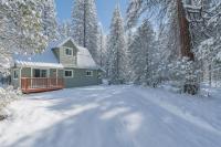 The Sparrows Nest Cozy Charm Fire Pit Fun - Bed and Breakfast Shaver Lake