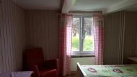 Tweepersoonskamer met 2 Aparte Bedden en Douche