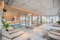 Sky Pool&Spa Sea Apartament in Odyssey-parking - B&B