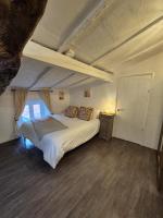 Deluxe Room (2 Adults + 1 Child)