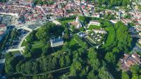 El Castillo Face au Château et Climatisé - B&B Surgères