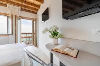 Doppelzimmer mit Balkon und Meerblick