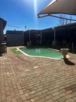 Meeting Kingdom Luxury Guest House - Chambres d’hôtes Rustenburg