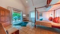 Family Room with Garden View
