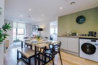 High End 2 Bedroom with Parking and City Access - B&B Liverpool