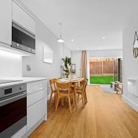 Modern 4 Bedroom Townhouse - City Centre - Garden - Parking - Netflix 17SL - B&B Birmingham